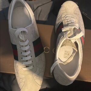Gucci Cream Sneakers with Green and Red Accents